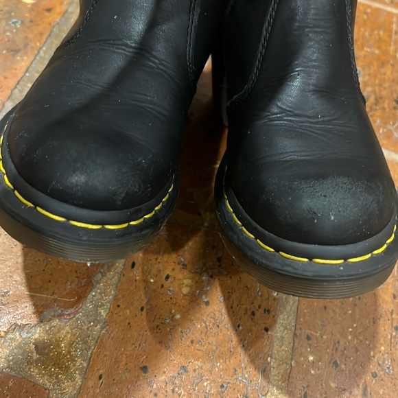 Dr. Martens Cadence women’s black leather Chelsea Boots - Picture 3 of 9
